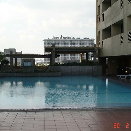 67 Sqm. Condo Unit In Robinson Place Residences Манила Экстерьер фото