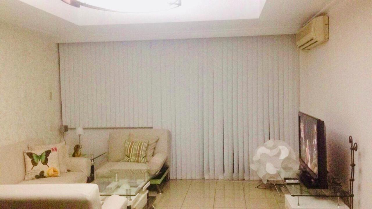 67 Sqm. Condo Unit In Robinson Place Residences Манила Экстерьер фото
